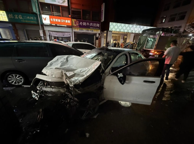 mercedez-benz driver drugs crashed