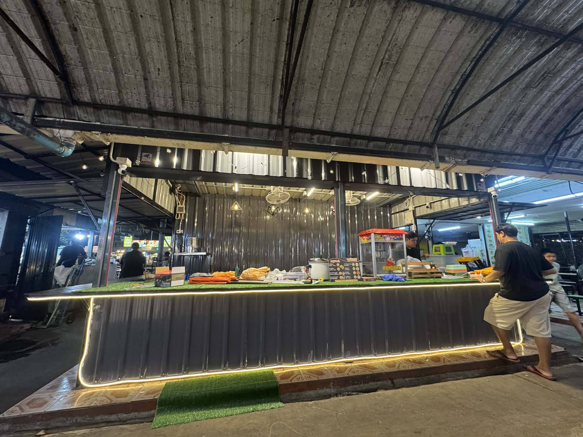 aunt stall child labour shop