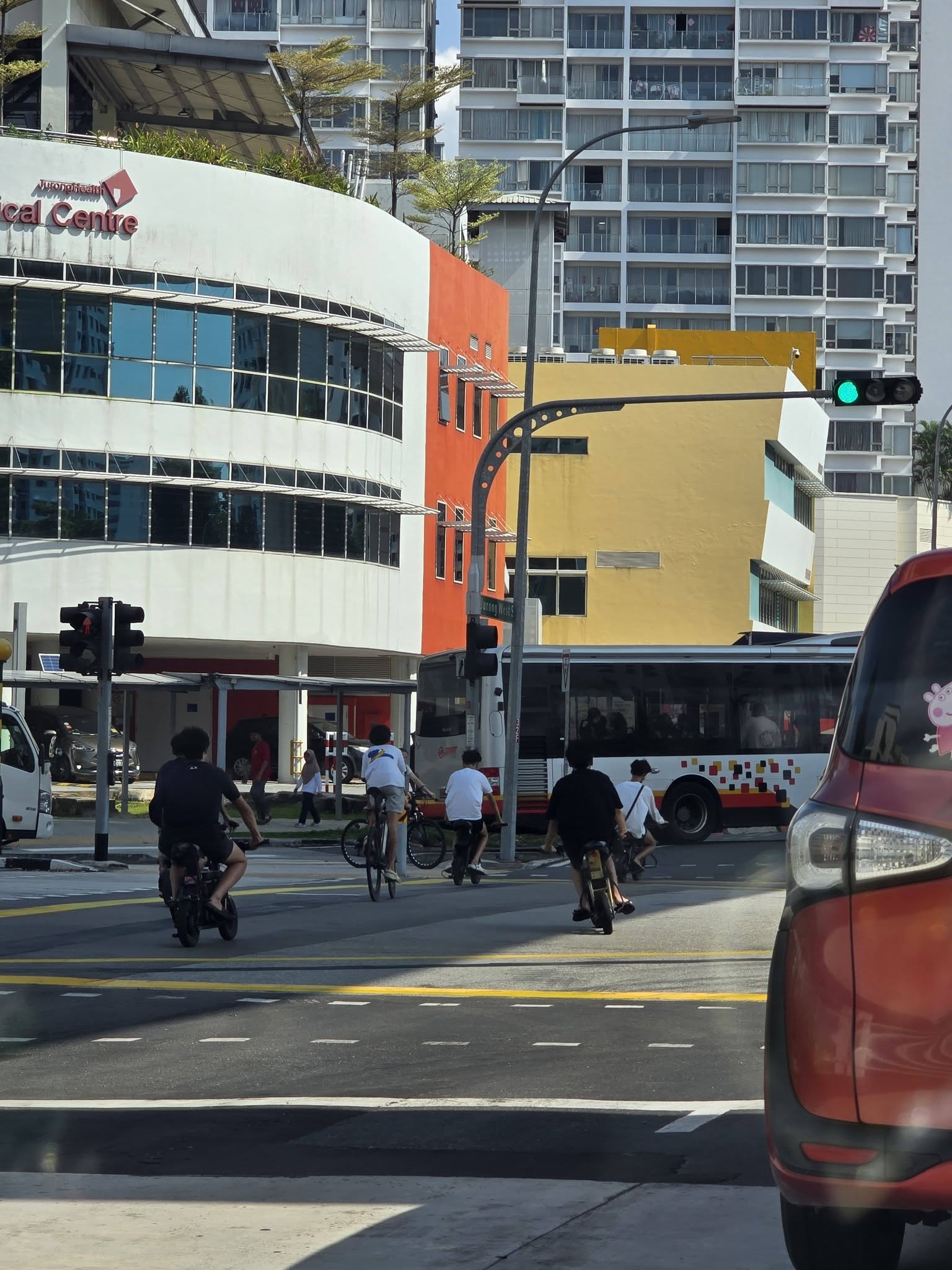 youths e-bikes helmets