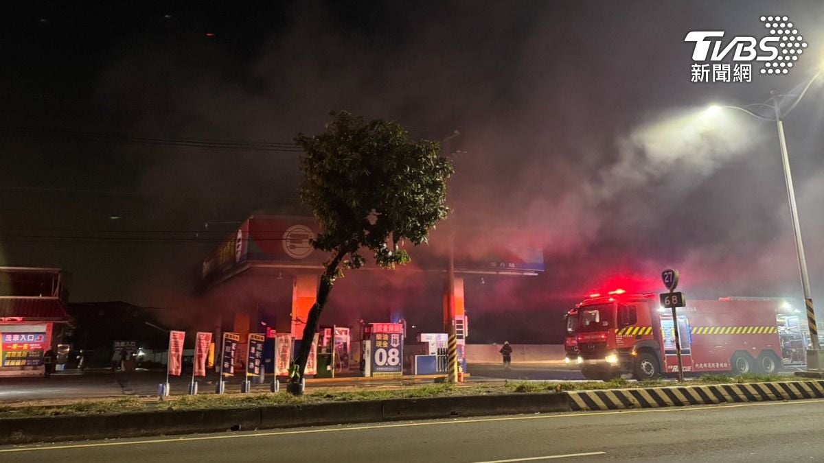 fire petrol station taiwan (2)