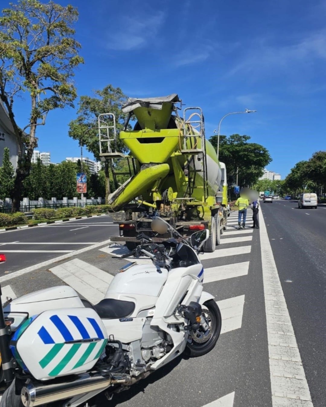 oversized heavy vehicle
