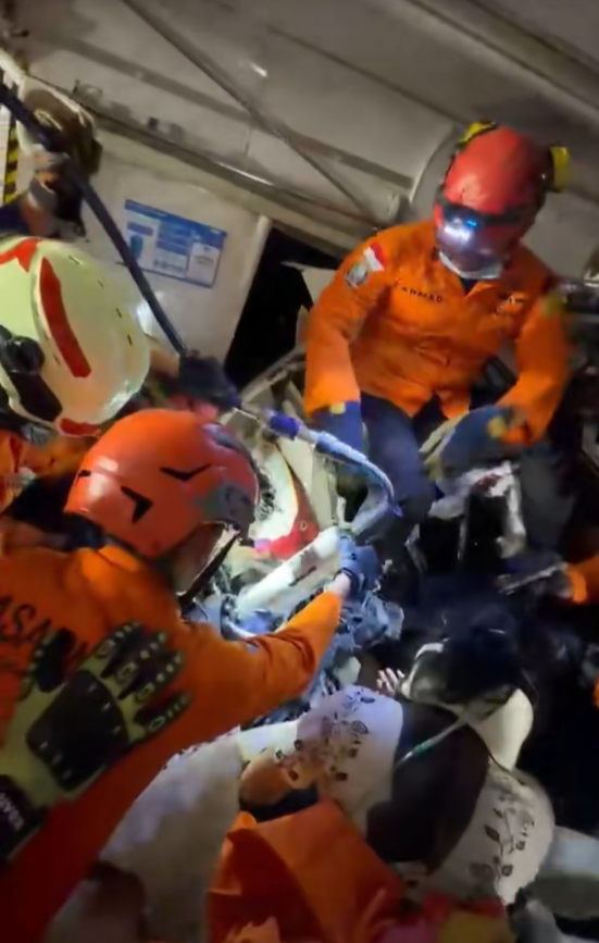 Indonesia train collision (3)