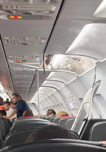 airasia ceiling panel