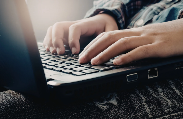 fiancée nudes groups