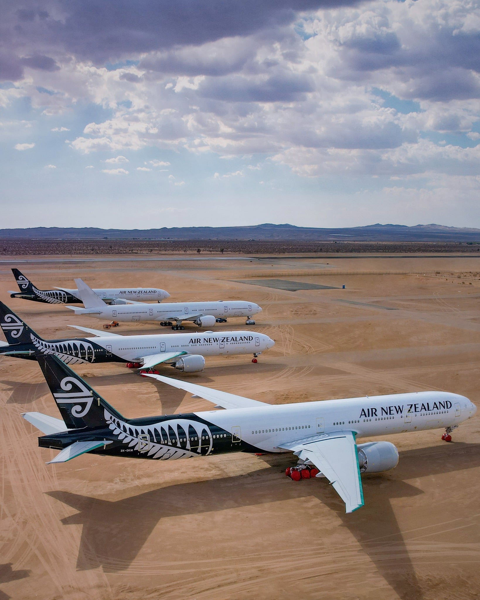 new zealand plane lightning