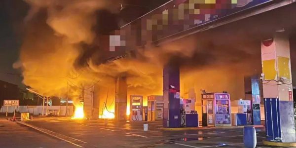 fire petrol station taiwan (4)