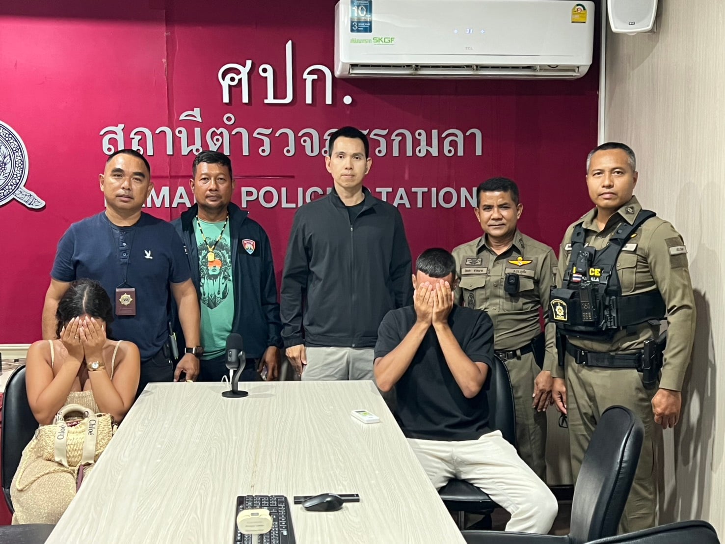 french couple public sex phuket (2)