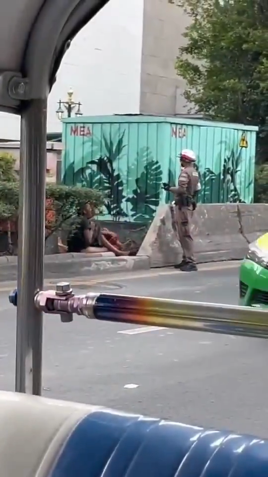 homeless couple sex outdoors police