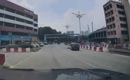 singaporean pedestrian jb