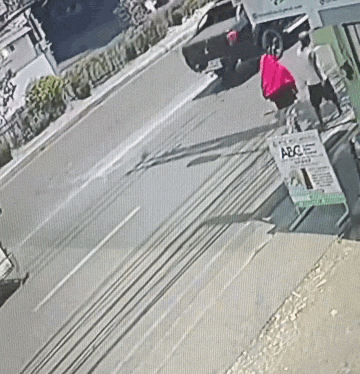 man snatches money hit motorcycle (1)