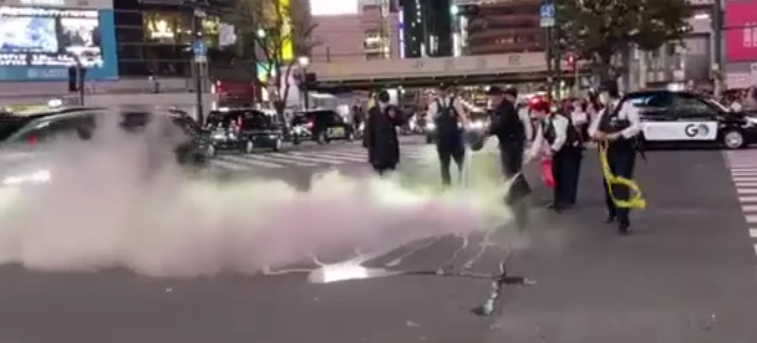shibuya crossing fire extinguisher