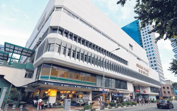 thai wife assaulting husband plaza