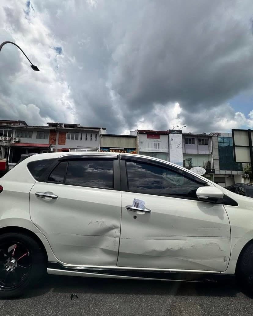 RM100 dent door