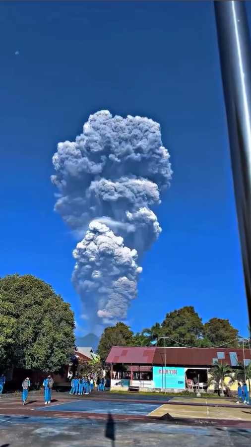 dukono eruption