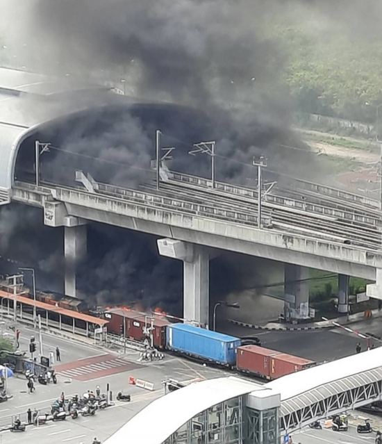 train crashes bus