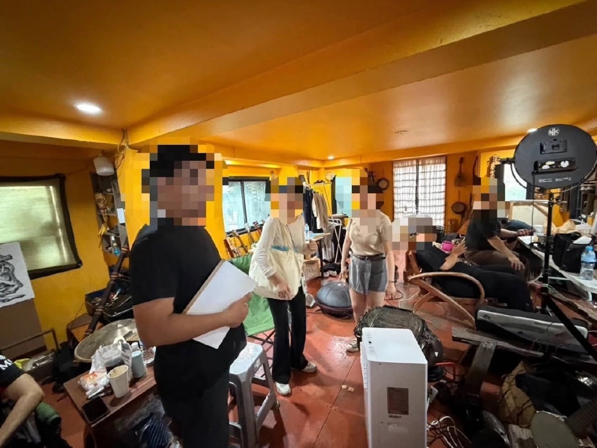 chinese nationals drama permit residence