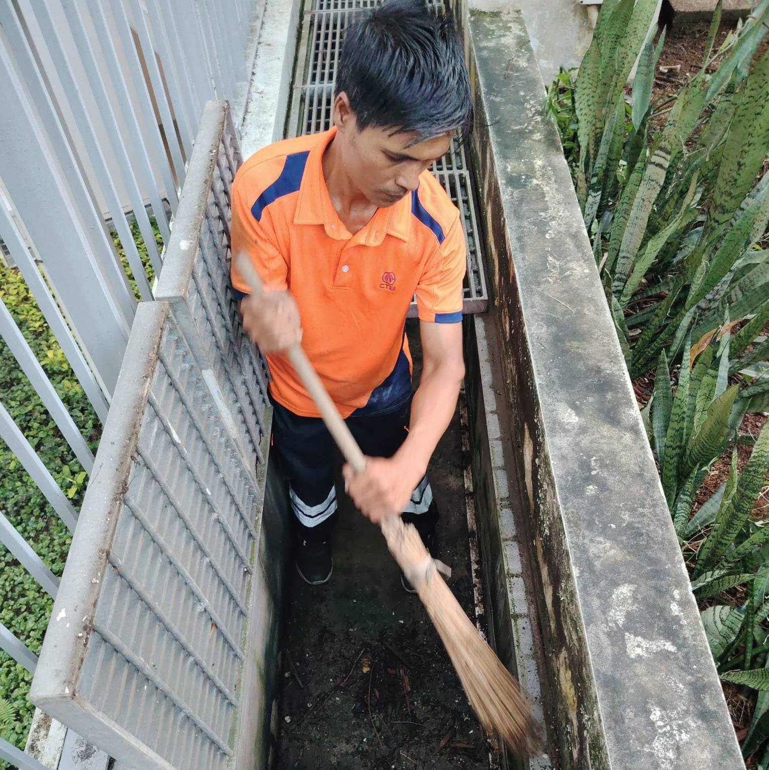 punggol drains cleaners