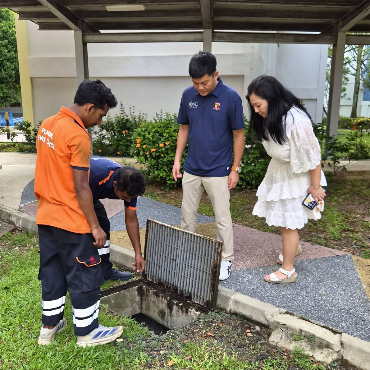 punggol drains cleaners