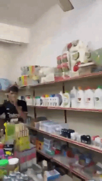 grocery store foreign worker (1)