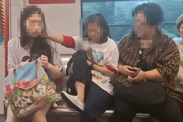 elderly priority seat