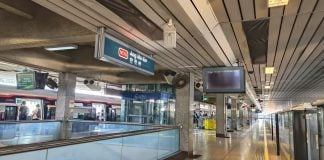 man collapses mrt