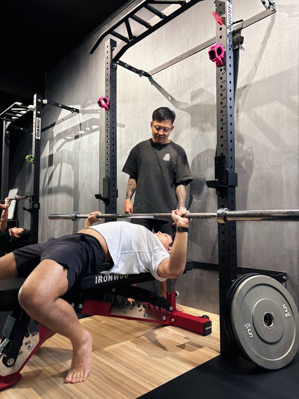 free weightlifting gym