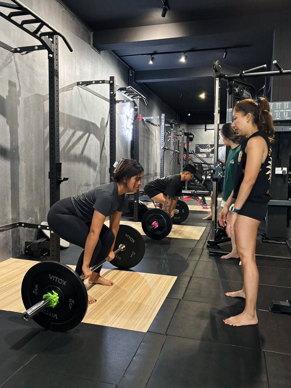 free weightlifting gym