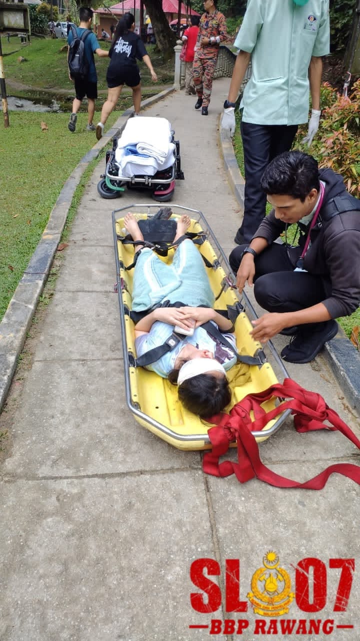 singaporean injured waterfall