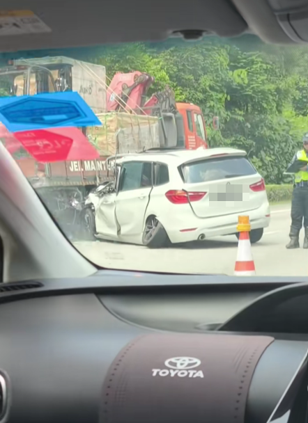 bmw lorry collided