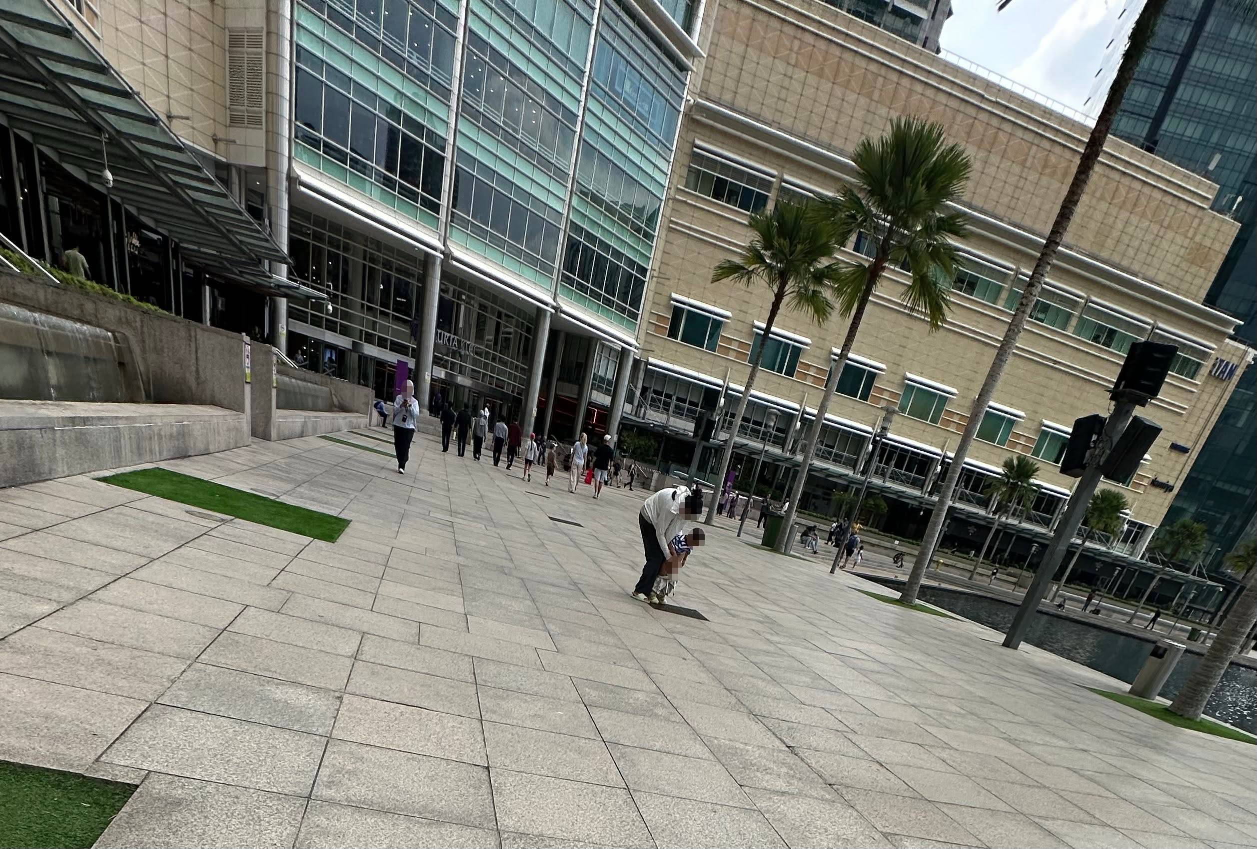 child urinate drainage klcc (2)