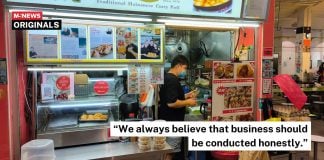 customer overpaid curry puff