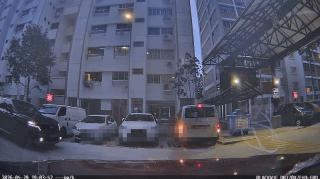 van rear-ends car tampines (3)