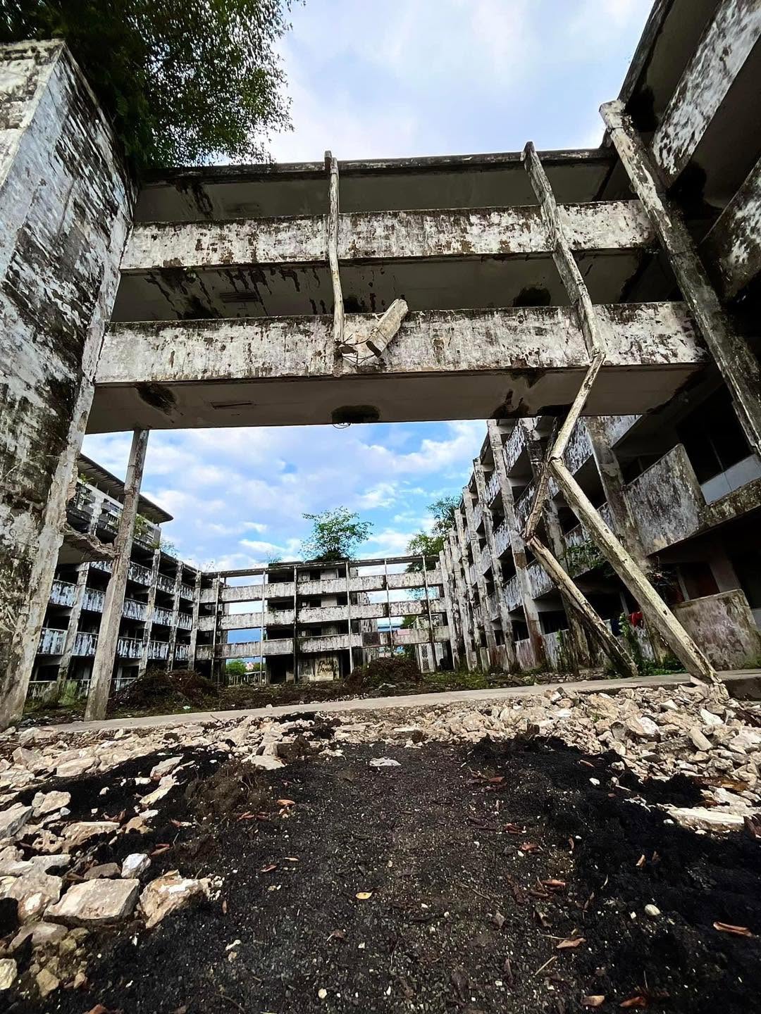 bodies teen girls abandoned flats (1)