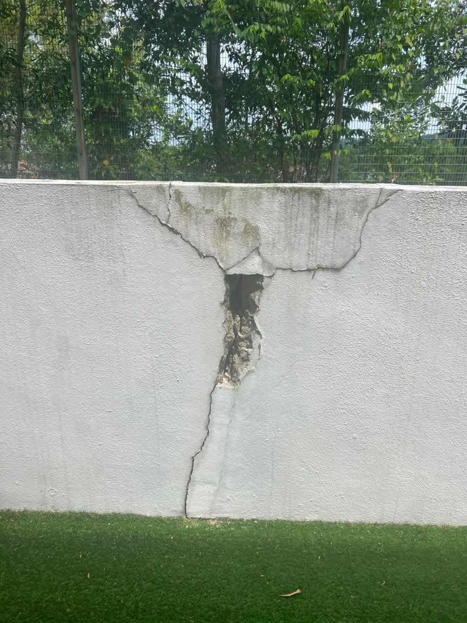 cracks home malaysia (3)
