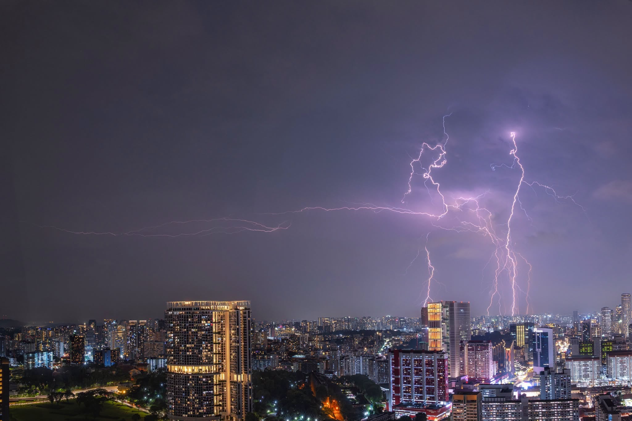 lightning singapore