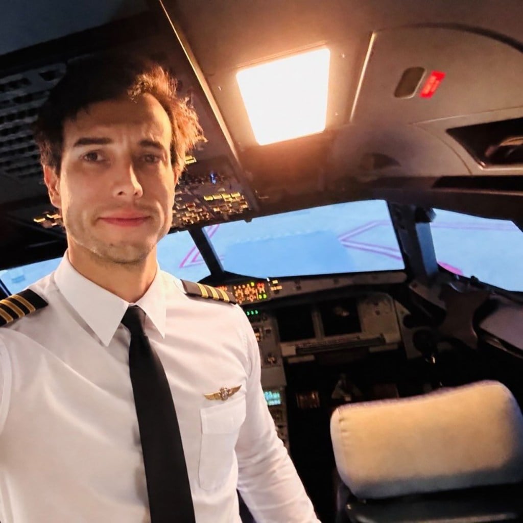 pilot instructor plane