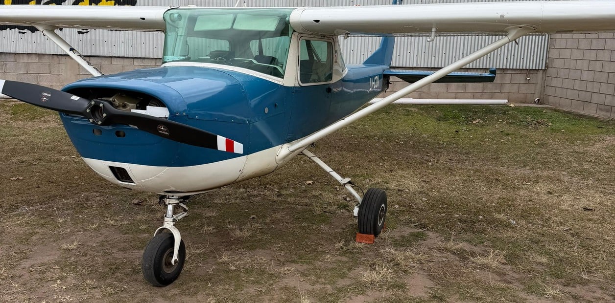 pilot instructor plane