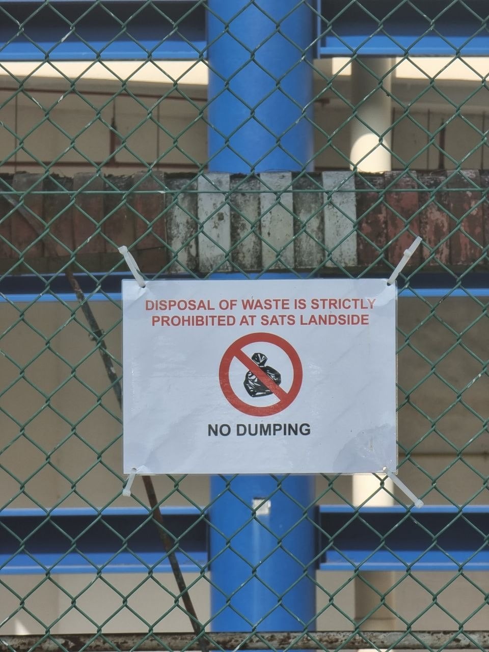 rubbish bins handling centre changi (1)