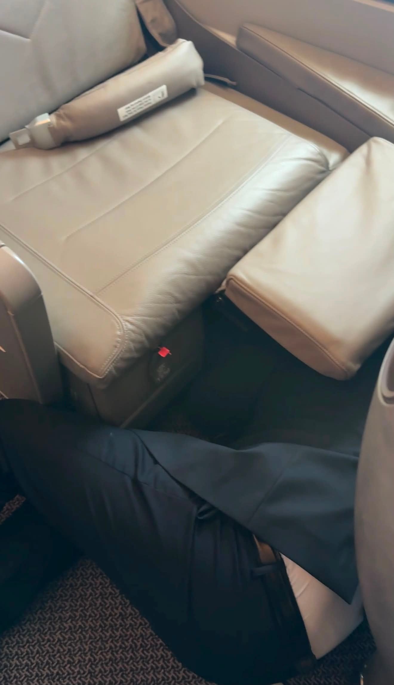 sia ring cabin crew