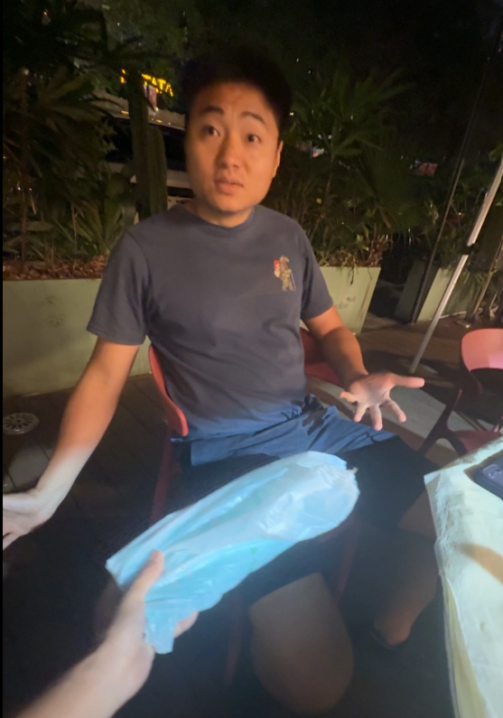 singaporean hitchhikes china (2)