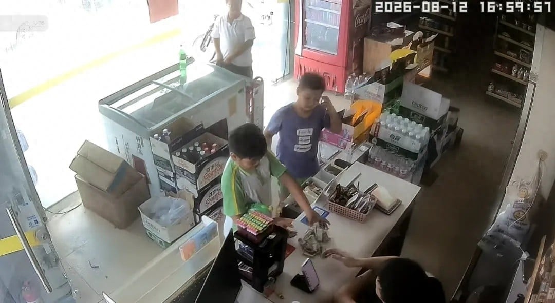 boys shop owner