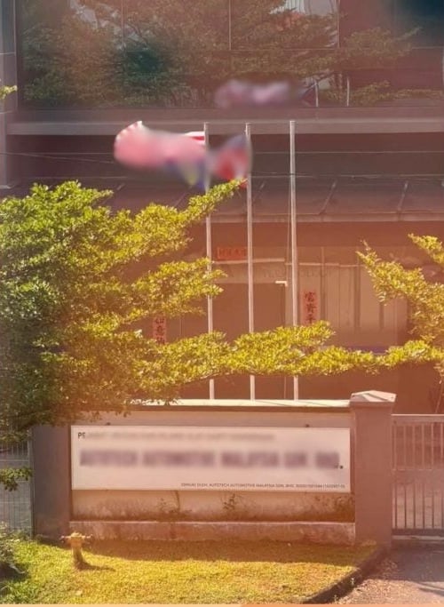 flags upside down