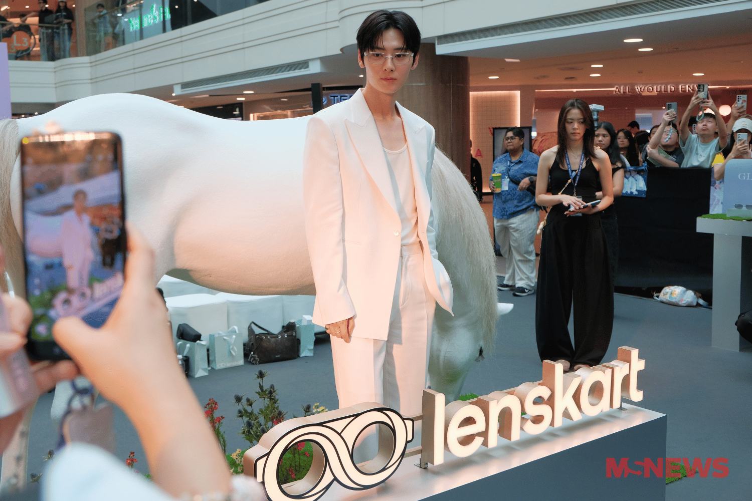 hwang min-hyun lenskart
