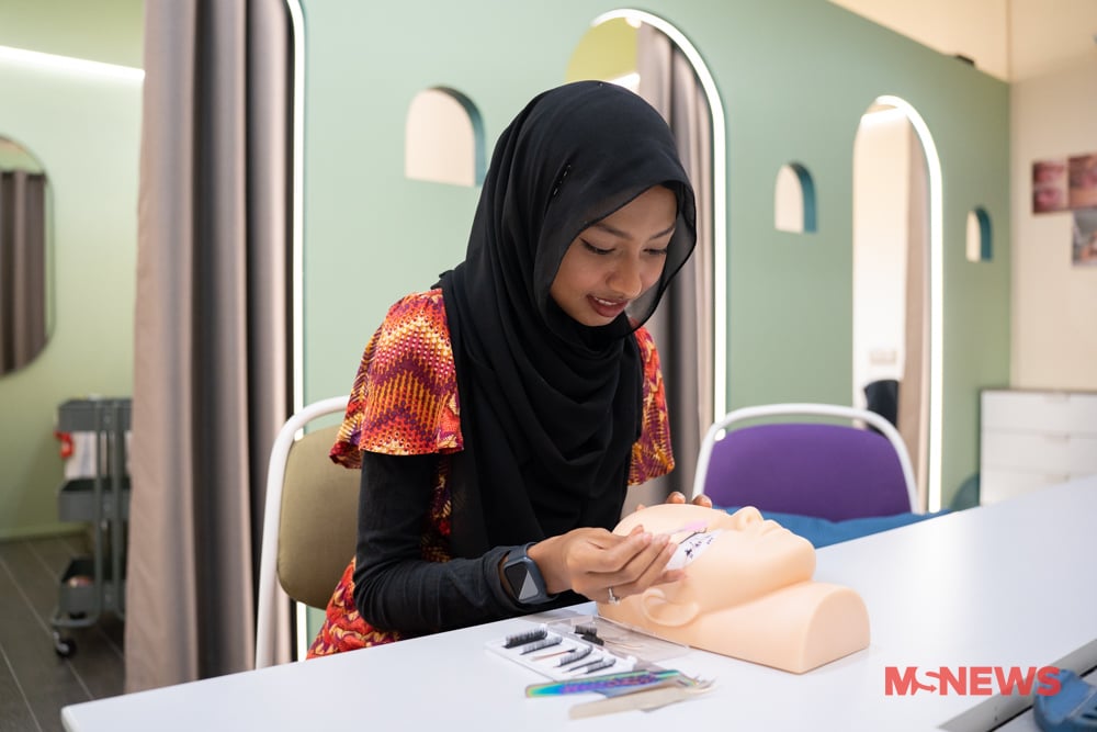 lash pods singapore academy