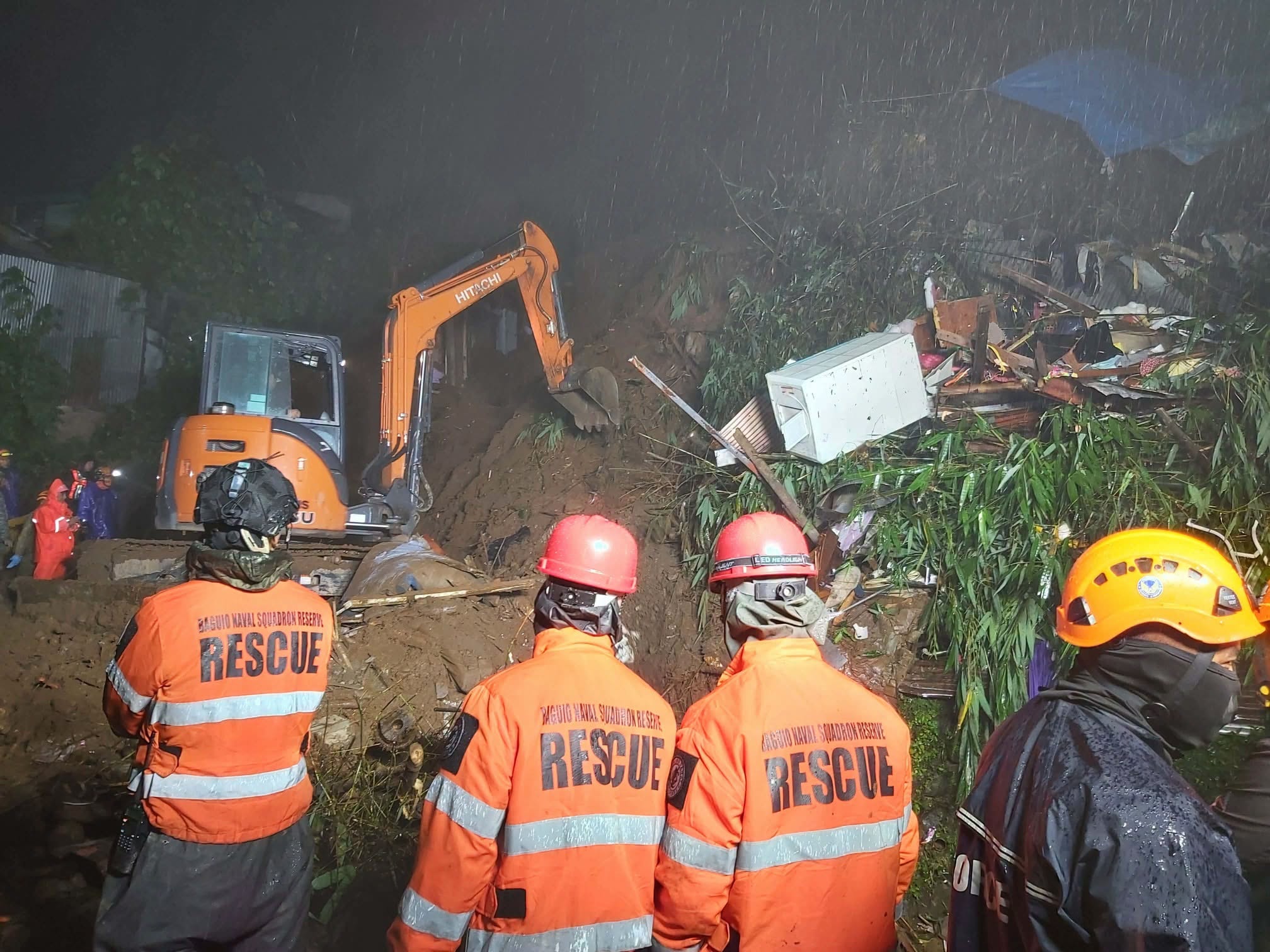 mother child landslide (2)