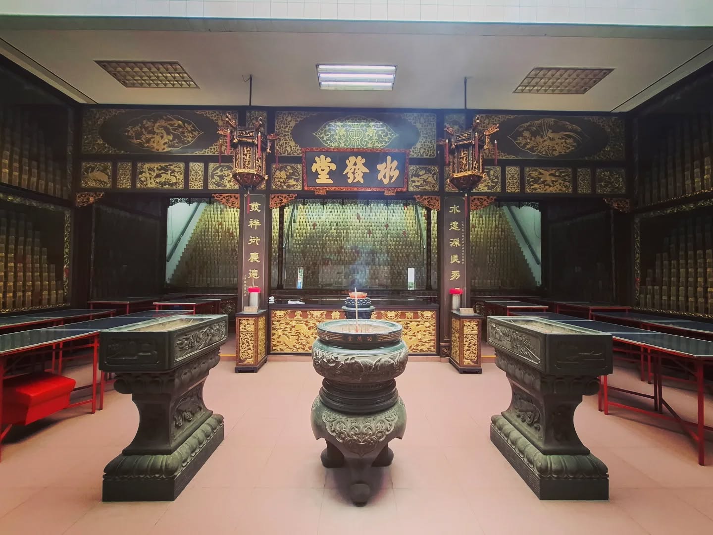disturbs prayer temple