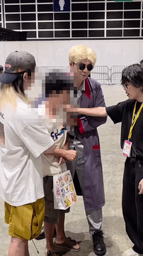 upskirt video cosplayer (1)