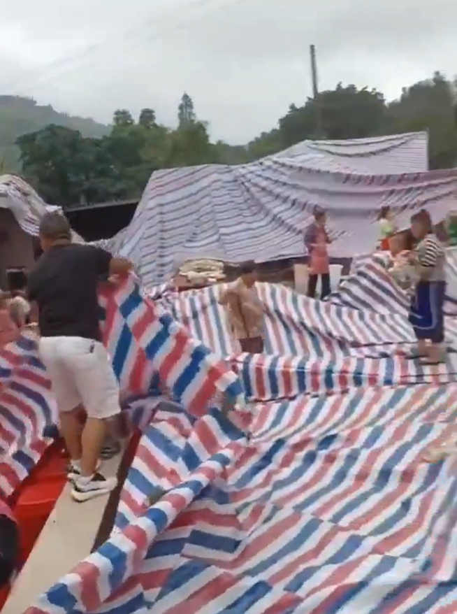 wall collapse china (1)