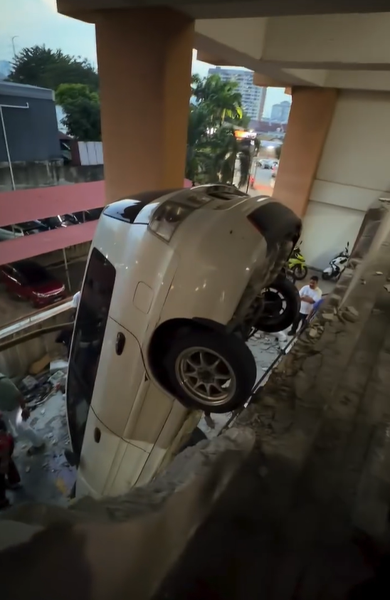 car falls carpark malaysia
