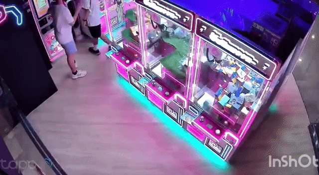 claw machine boys
